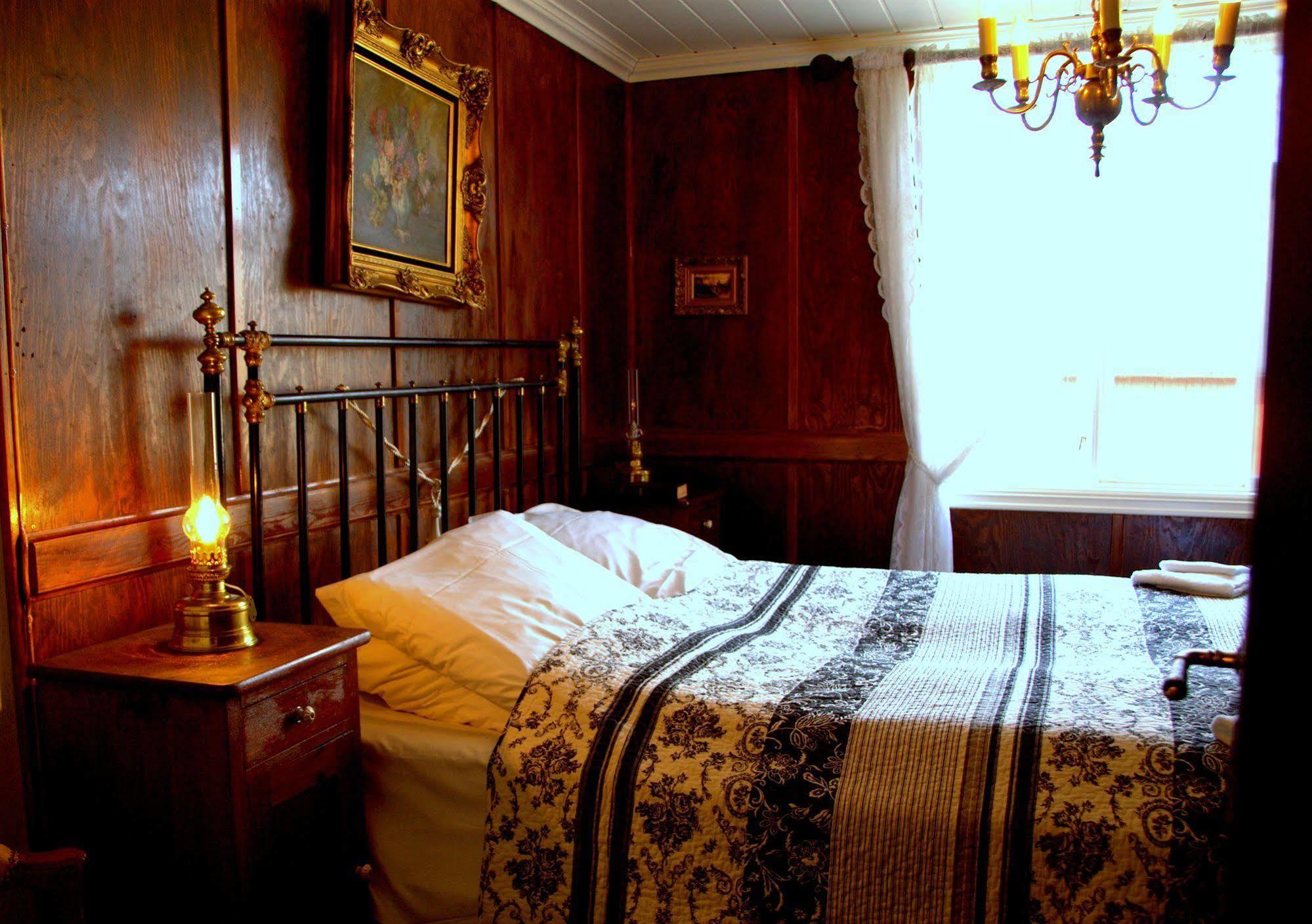 Paulsens Hotel Lyngdal Kültér fotó